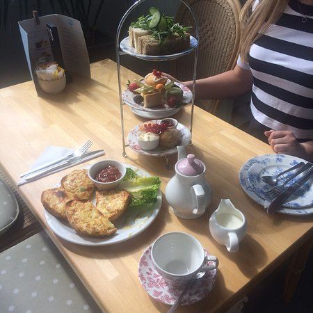 Broadstone Mill Shopping Outlet